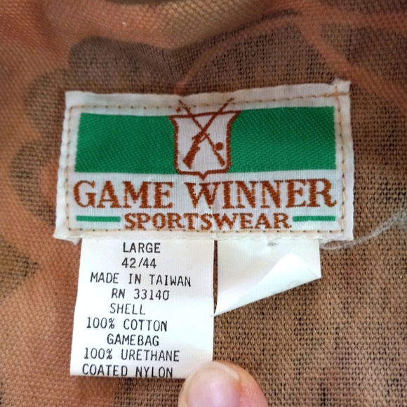 Game Winner Sportswear duck camo multi pocket vest size large - Picture 7 of 7